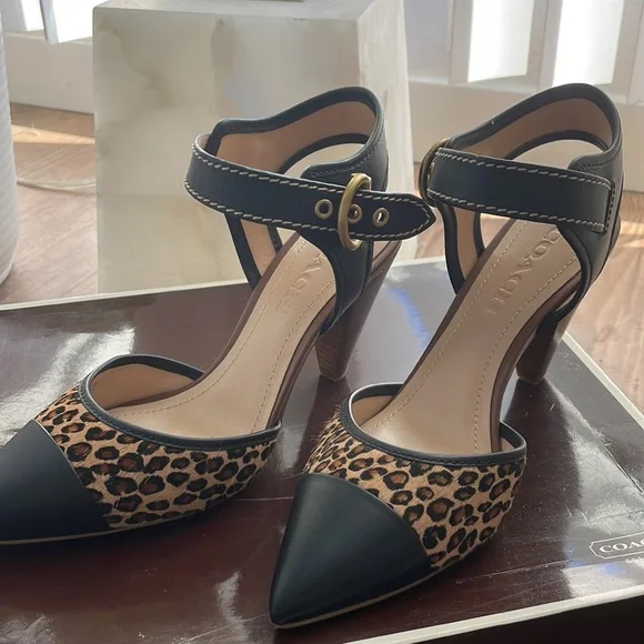 🐆🕶COACH heel 🖤💛 - Picture 8 of 10